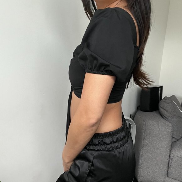 prettylittlething black crop top size US 2 - Picture 6 of 9